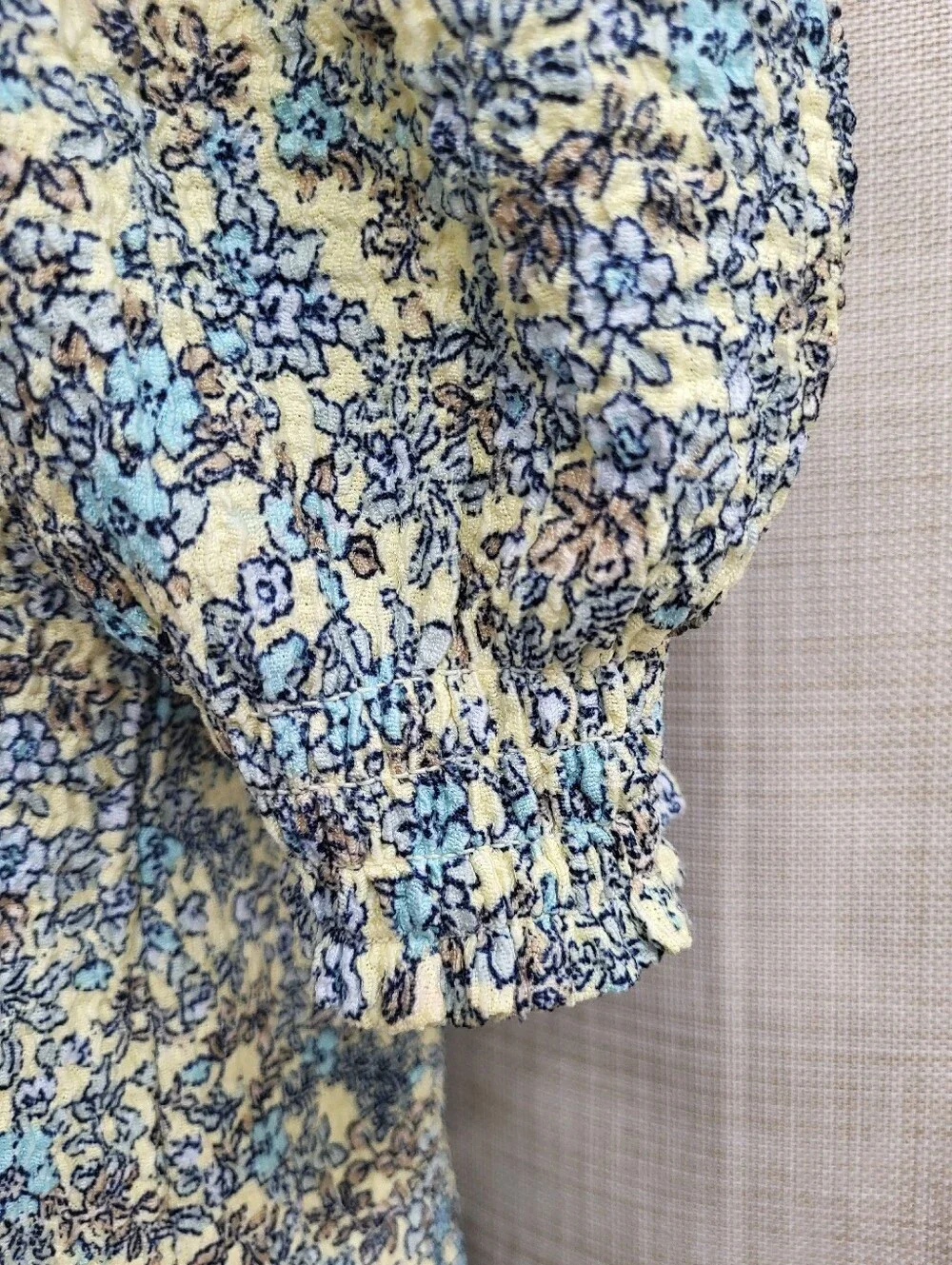 Loft Women's Peasant Floral Print Ruffle V-Neck Blouse Puff Sleeve‎ Size XS-Pet